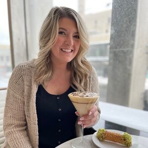 Meet your Posher, Danielle